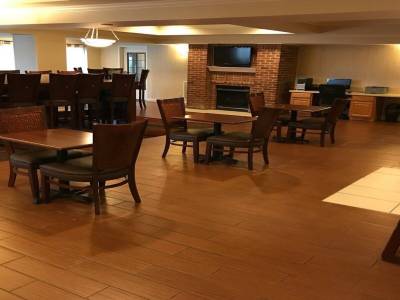 Holiday Inn Express & Suites Lancaster