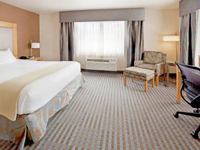 Holiday Inn Express Monterey - Cannery Row