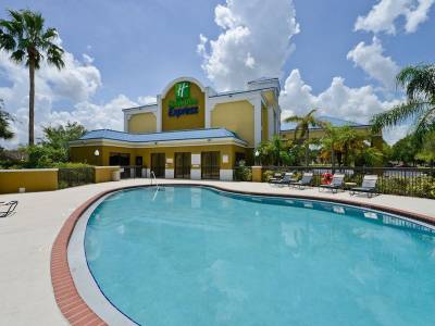 Holiday Inn Express Vero Beach West