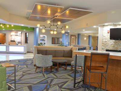 Holiday Inn Express Waterloo - Cedar Falls