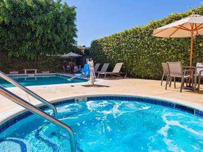 Best Western Plus San Pedro Hotel & Suites