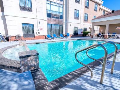 Holiday Inn Express Hotel & Suites Houston East