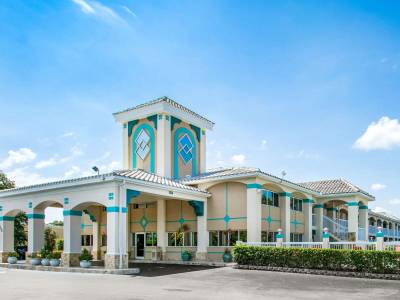 Quality Inn Maingate West 