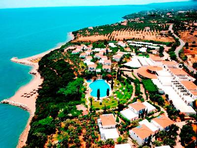 Sunrise Village Beach Hotel (Foto)