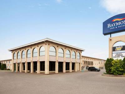 Baymont Inn & Suites Medicine Hat  (Foto)