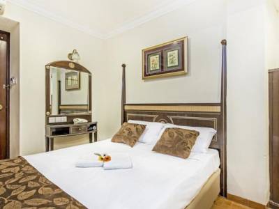 Hotel 81 - Chinatown