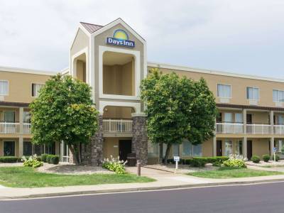 Howard Johnson Inn & Suites Clearwater