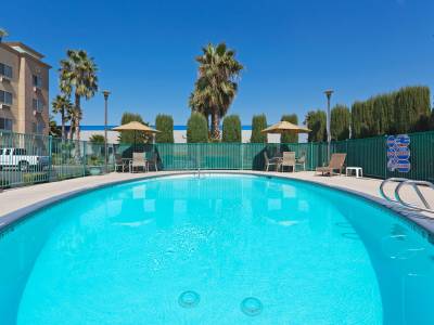 Holiday Inn Express Bakersfield