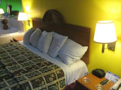 Sapphire Inn & Suites