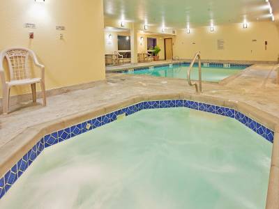 Holiday Inn Express & Suites El Dorado