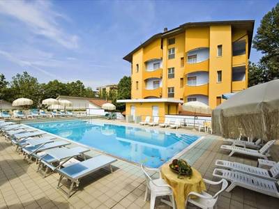 Parador Hotel & Residence