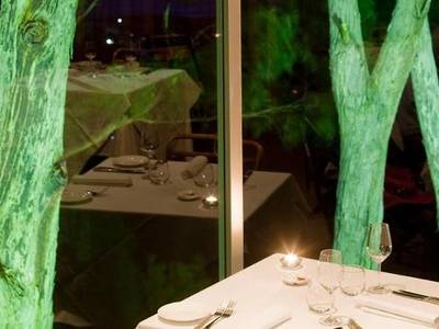 Chris's Restaurant & Villas