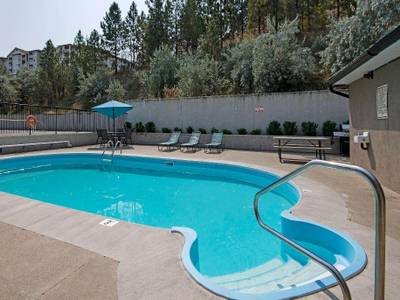 Travelodge by Wyndham Kamloops Mountview