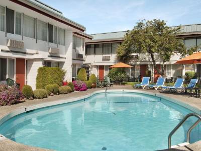 Travelodge Victoria Airport