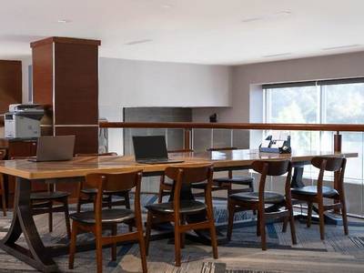 Four Points by Sheraton Victoria Gateway