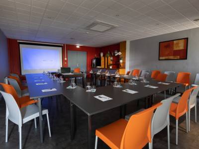 Contact Macon Sud Hotel