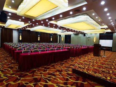 Kaiserdom Hotel Huayue