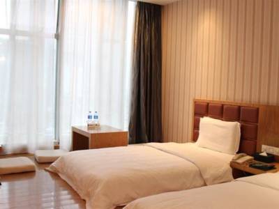 Shanshui Trends East Railway Station