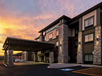 Best Western Harbour Inn & Suites