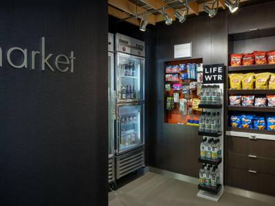 Courtyard Edison Woodbridge