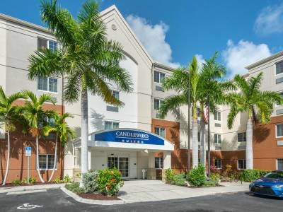 Candlewood Suites Fort Myers Sanibel Gateway