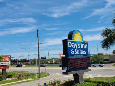 Days Inn & Suites Orlando / UCF Research Park