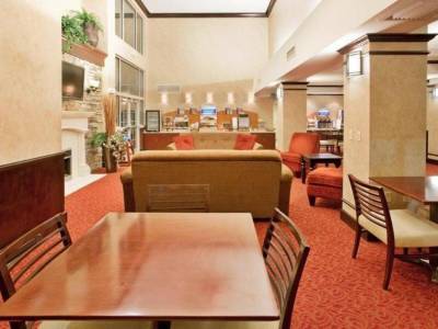 Holiday Inn Express & Suites East Wichita I-35 Andover