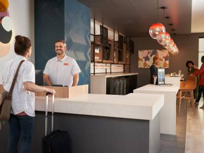 Holiday Inn Express & Suites Austin Airport