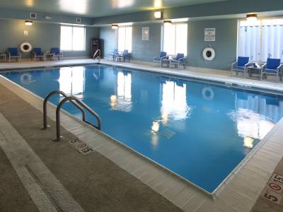 Holiday Inn Express Hotel & Suites Cincinnati SE Newport