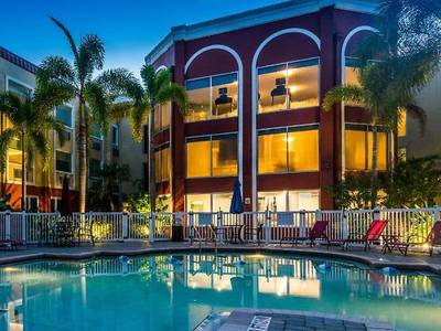 Holiday Inn Express & Suites Bradenton West
