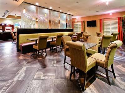 Holiday Inn Express Hotel & Suites Dallas South - Desoto