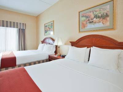 Holiday Inn Express Hotel & Suites Drums-Hazelton (I-80)
