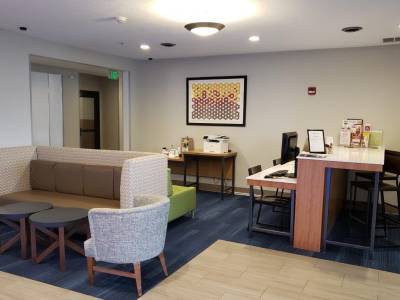 Holiday Inn Express Hotel & Suites Lincoln