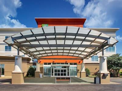 Holiday Inn Express Lexington North-Georgetown