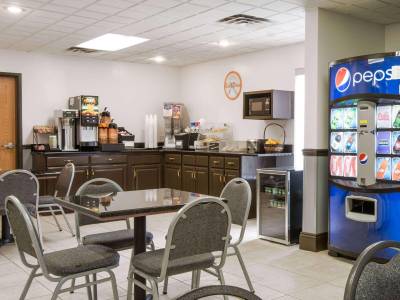 Howard Johnson Express Inn - Beckley