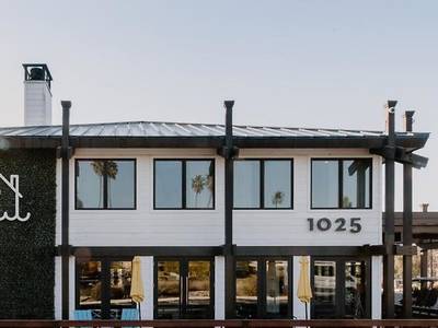 Lakehouse Hotel & Resort