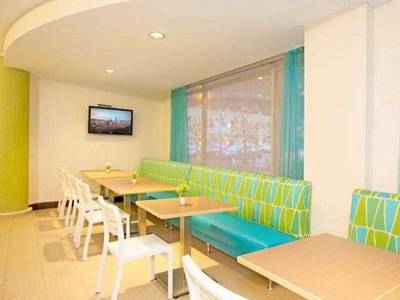 Holiday Inn Express & Suites Pittsburgh North Shore