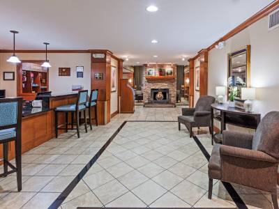 Staybridge Suites Nw Near Six Flags Fiesta