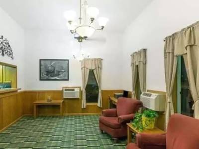 Super 8 Motel - Creston