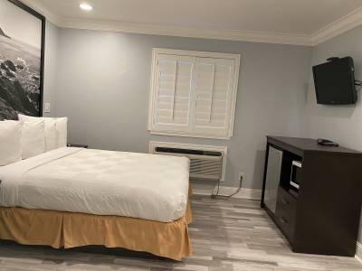 Super 8 Monterey - Carmel Area