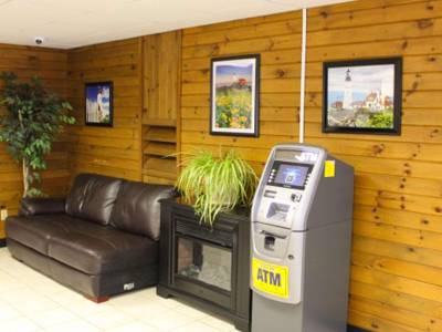 Colonial Inn Ellsworth