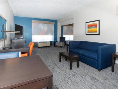 Holiday Inn Express & Suites Jacksonville Airport