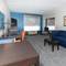 Holiday Inn Express & Suites Jacksonville Airport
