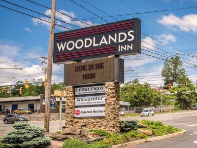 The Woodlands Inn