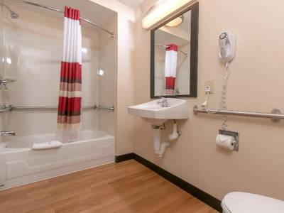 Red Roof PLUS+ Baltimore - Washington DC/BW Parkway