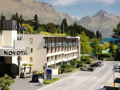 Novotel Queenstown Lakeside