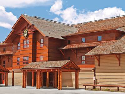 Old Faithful Snow Lodge & Cabins