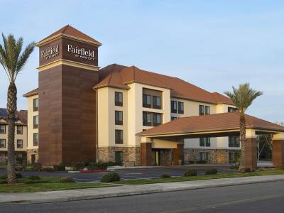 La Quinta Inn & Suites Fresno Riverpark