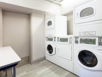 Holiday Inn Express & Suites Panama City Beach - BeachFront