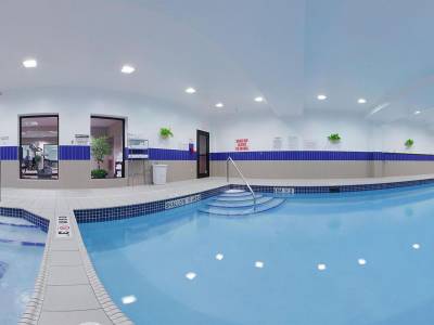 Holiday Inn Express Hotel & Suites Brockville